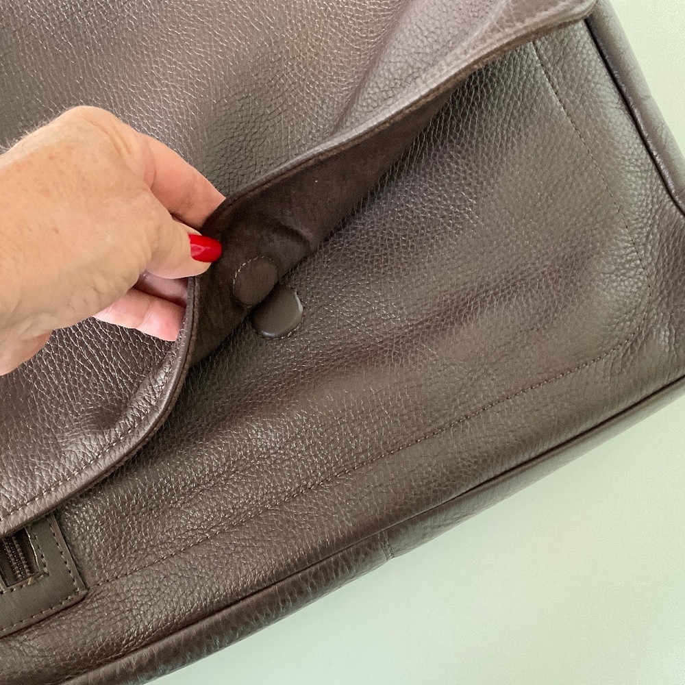 BARNEYS NEW YORK COLLECTION Brown Soft Leather Messenger Bag Made in Italy - Picture 6 of 10